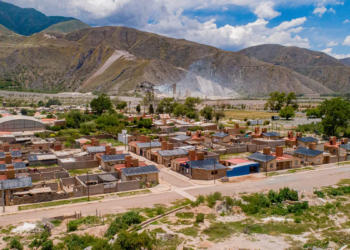 Volcán, reconstruido con la unión del Pueblo Jujeño