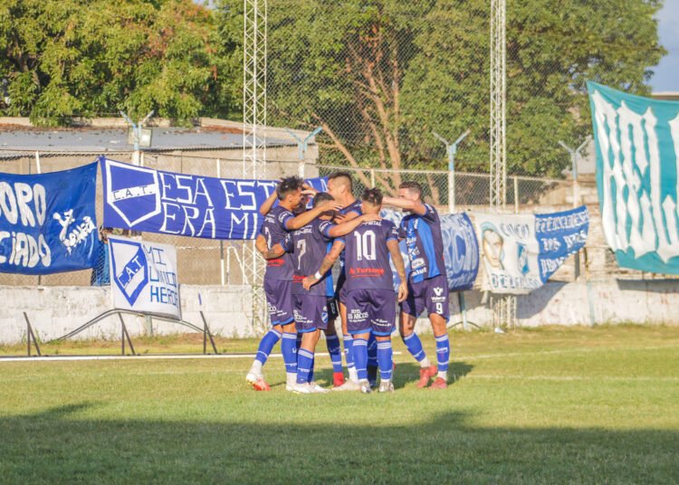 En casa, Talleres quiere llevarse la primera semifinal