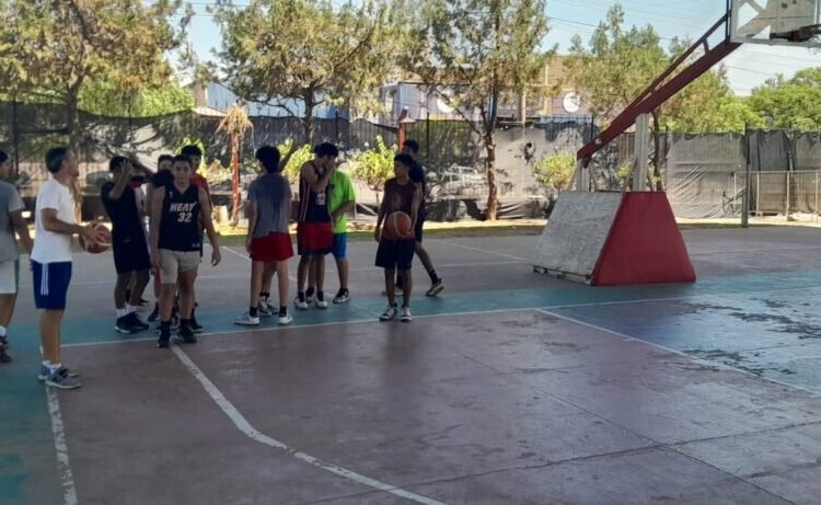 El U15 de básquet sigue con su preparación