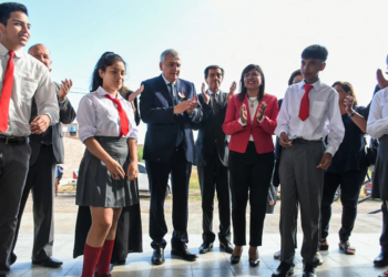 Con la inauguración del Colegio Secundario N° 41, Morales inició el ciclo lectivo del secundario