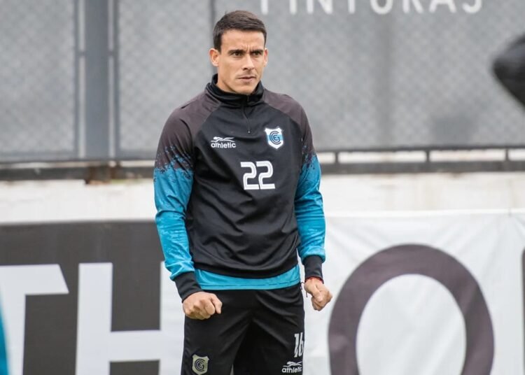 Esteban González a un paso de la titularidad