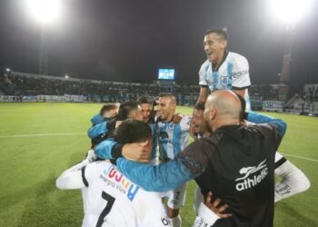 Tres puntos de oro para el Lobo