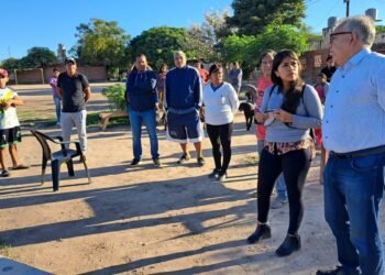 Julio Bravo se reunió con vecinos de barrio Tupac Amaru para seguir proyectando obras