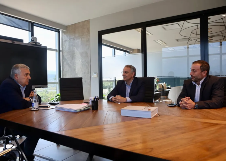 Morales y gerentes de Gasnor dialogaron sobre el abastecimiento a parques industriales y escuelas