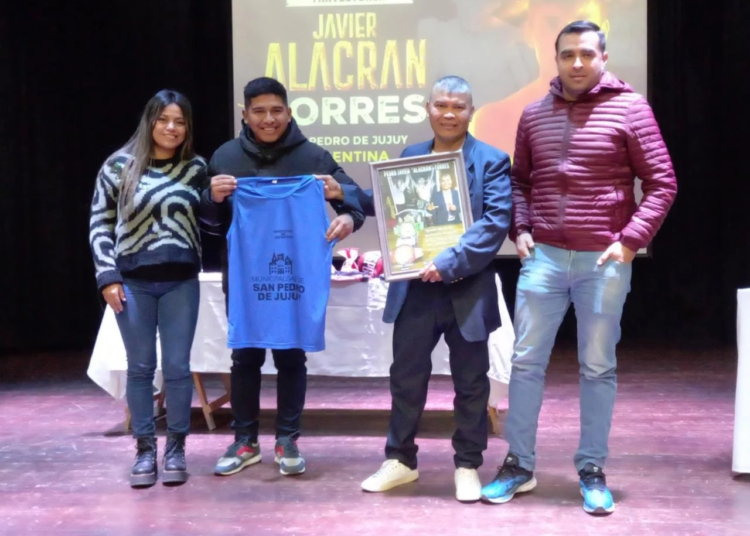 Gran homenaje a Javier “Alacrán” Torres