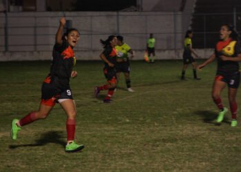 Suspendida la semifinal del femenino