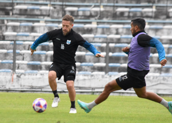 Gómez mete variantes para recuperar su puesto en el Reducido