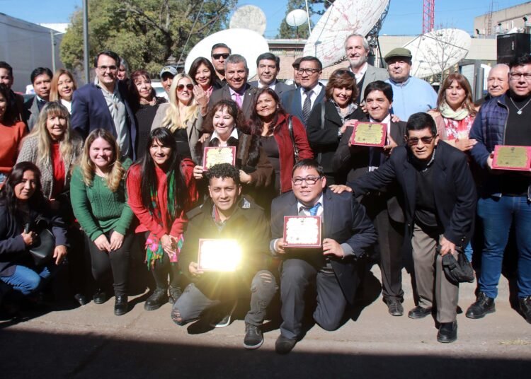 Reconocimientos por el Día del Locutor Nacional