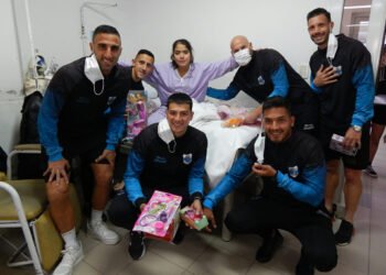 Gimnasia solidario: entregó donaciones de socios e hinchas