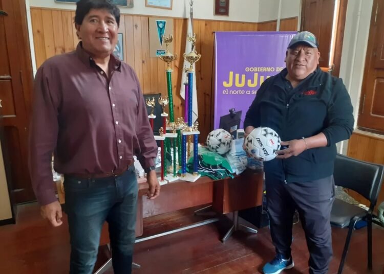 Disputan un torneo de fútbol por las Fiestas Patronales de Valle Grande