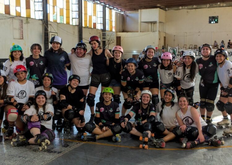 Contacto, velocidad y estrategia: el roller derby crece constantemente en Jujuy