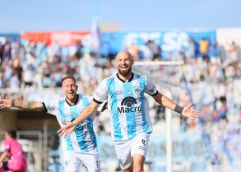 De la mano de Tévez, el Lobo se mantiene en la pelea