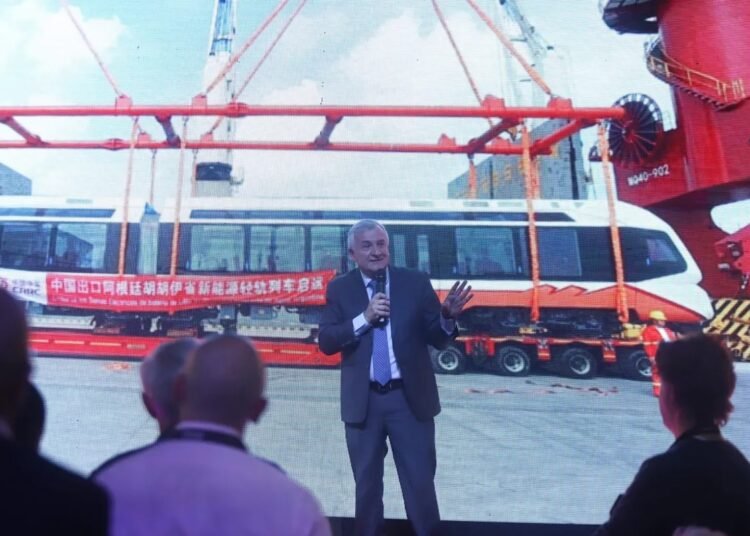 Morales anunció que en diciembre estará listo para funcionar el sistema del tren turístico y solar de la Quebrada