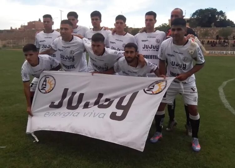 Zapla goleó y paso de ronda