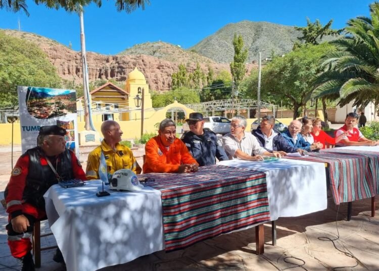 Intenso operativo de seguridad ante la masiva llegada de peregrinos a Punta Corral