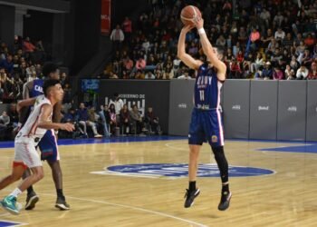 Jujuy Básquet aplastó a Centro Español y sigue invicto en casa