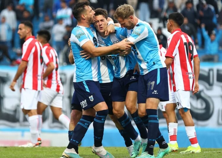 Lobo está: ganó el clásico y vuelve a la pelea por el ascenso