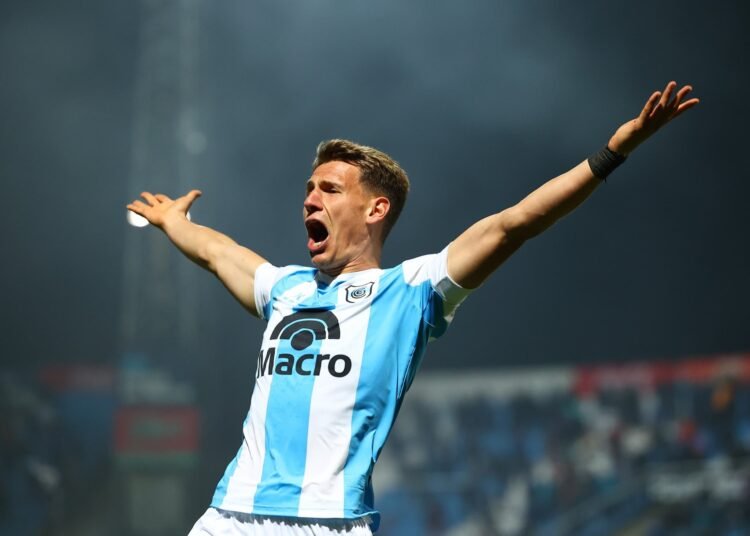 Palazzo y triunfo polémico en el «23 de Agosto»