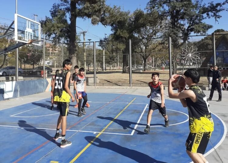 Última semana de inscripción para básquet 3×3 y futsal en los Juegos Evita 2024 en Capital