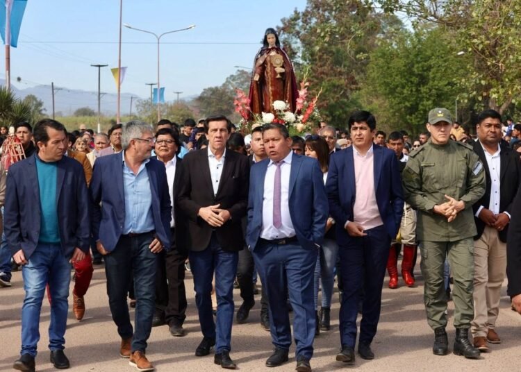 Sadir compartió la fiesta patronal con el pueblo de Santa Clara