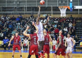 Jujuy Básquet se quedó con el clásico en un final ajustado