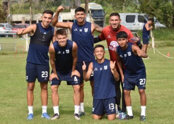 El Lobo quiere cazar al Gallito