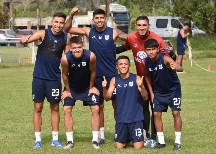 El Lobo quiere cazar al Gallito