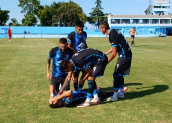 Goleada y vuelta al triunfo para el «Lobo»