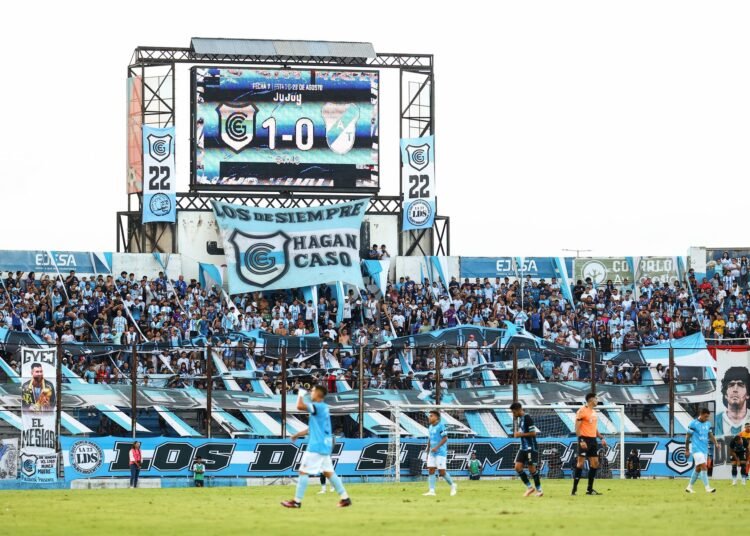 Un Lobo inspirado no quiere bajarse de la pelea