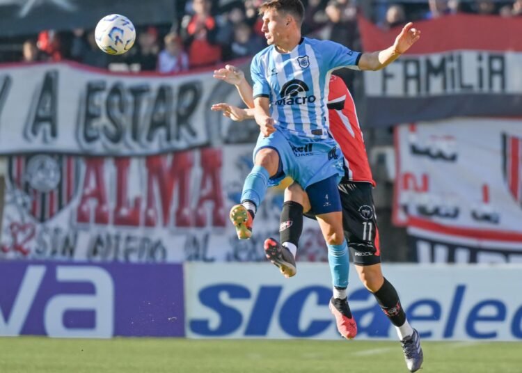 El Lobo manda solo arriba