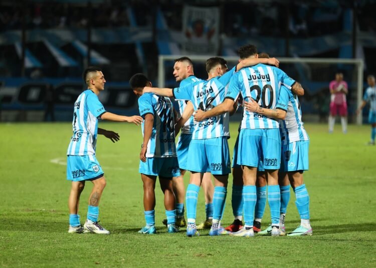 Prohibido dormirse la siesta: Gimnasia se juega la cima en Santiago