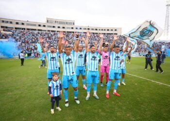 Atento a los resultados de hoy, el Lobo espera quedar solo en la cima