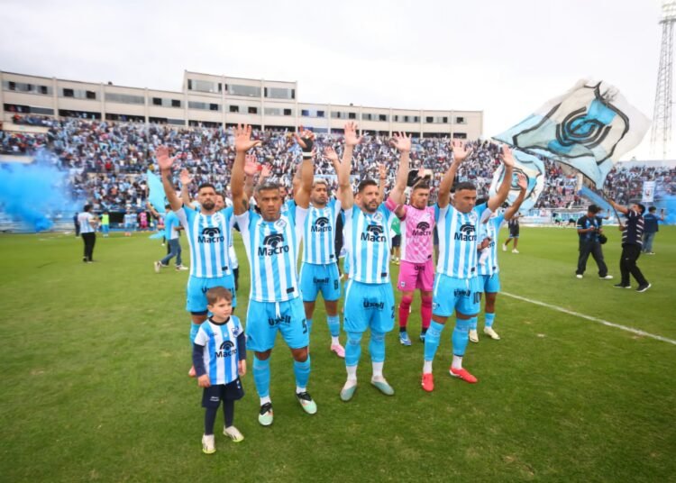 Atento a los resultados de hoy, el Lobo espera quedar solo en la cima