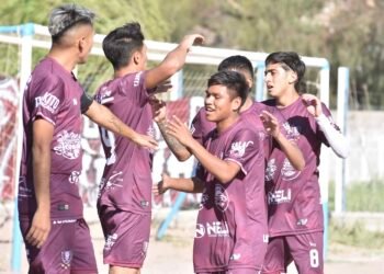 La Quebrada se tiñó de granate