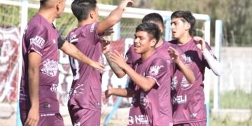 La Quebrada se tiñó de granate