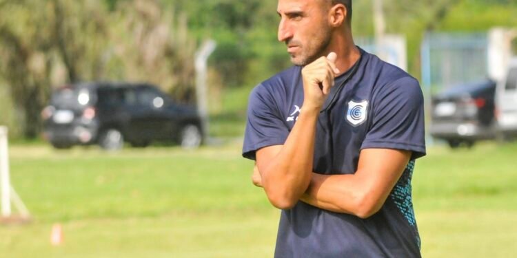 “Nos preparamos muy bien para el debut en Copa Argentina”