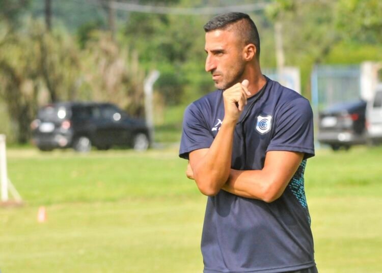 “Nos preparamos muy bien para el debut en Copa Argentina”