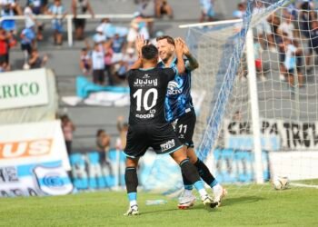 Lunes de fútbol y carnaval para el «Lobo» que ganó en el debut