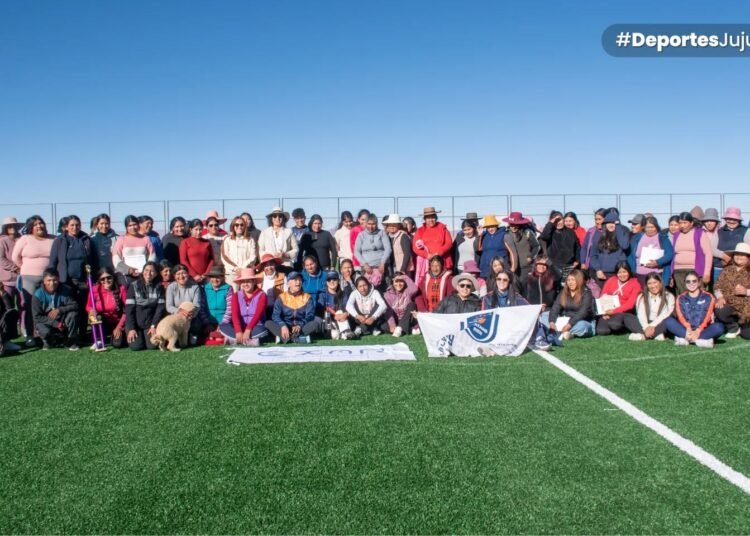 Más de 80 mujeres participaron de una jornada deportiva y comunitaria en Olaroz