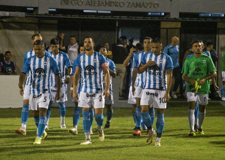 Golpe de visitante y a la cima: el Lobo pegó en Chaco y manda en la Zona B