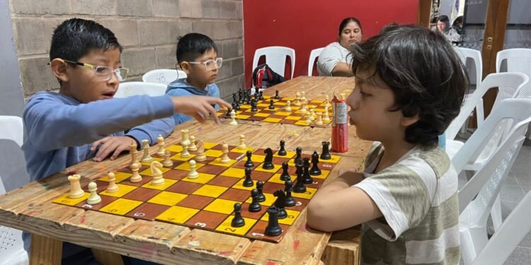 El ajedrez tuvo su movida en El Alto: se jugó el torneo “Jaque Mate”