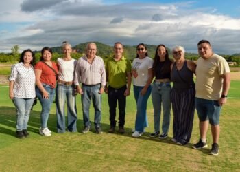 Inicia la Liga Municipal de Hockey y se estrena cancha