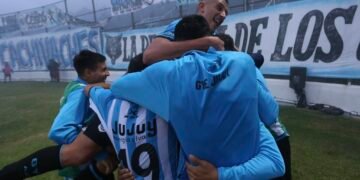 El «Lobo» rugió fuerte y se quedó con tres puntazos