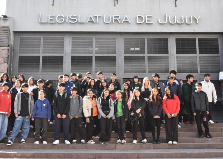 Estudiantes de Perico y Alto Comedero conocieron el funcionamiento de la Legislatura de Jujuy