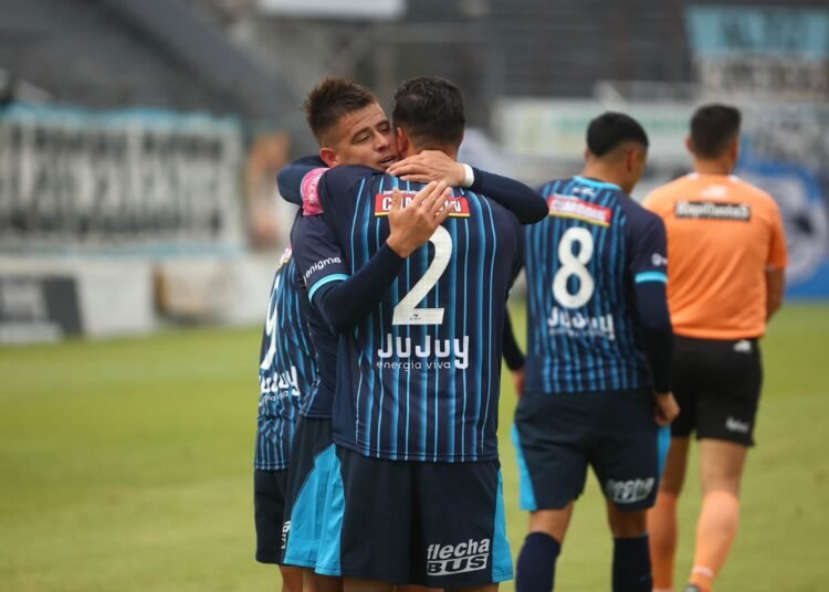 El «Lobo» mira el partido de hoy Tristán Suárez: qué necesita para seguir en la cima