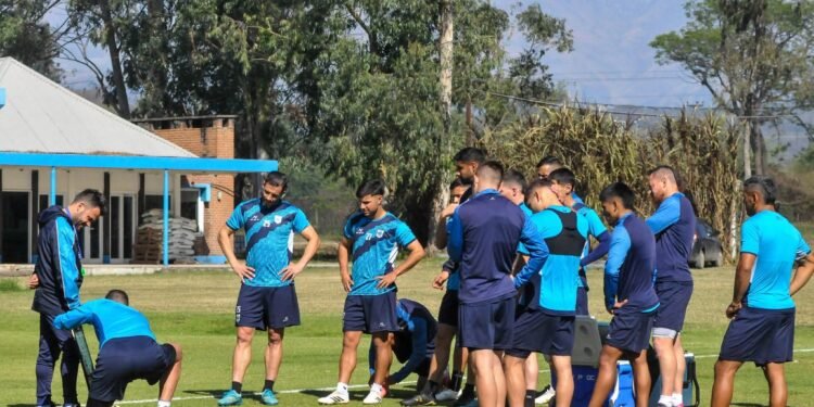 Gimnasia ya piensa en Maipú con la cima entre ceja y ceja