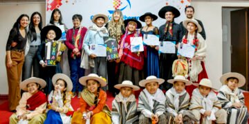 Los ganadores y participantes del certamen nacional “Pequeños y Grandes Artistas”fueron distinguidos