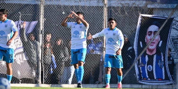 Molina sacó un bombazo y Gimnasia volvió a festejar en Buenos Aires