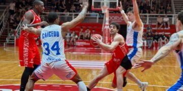 Jujuy Básquet no pudo sostener el arranque y sufrió una dura derrota ante San Isidro
